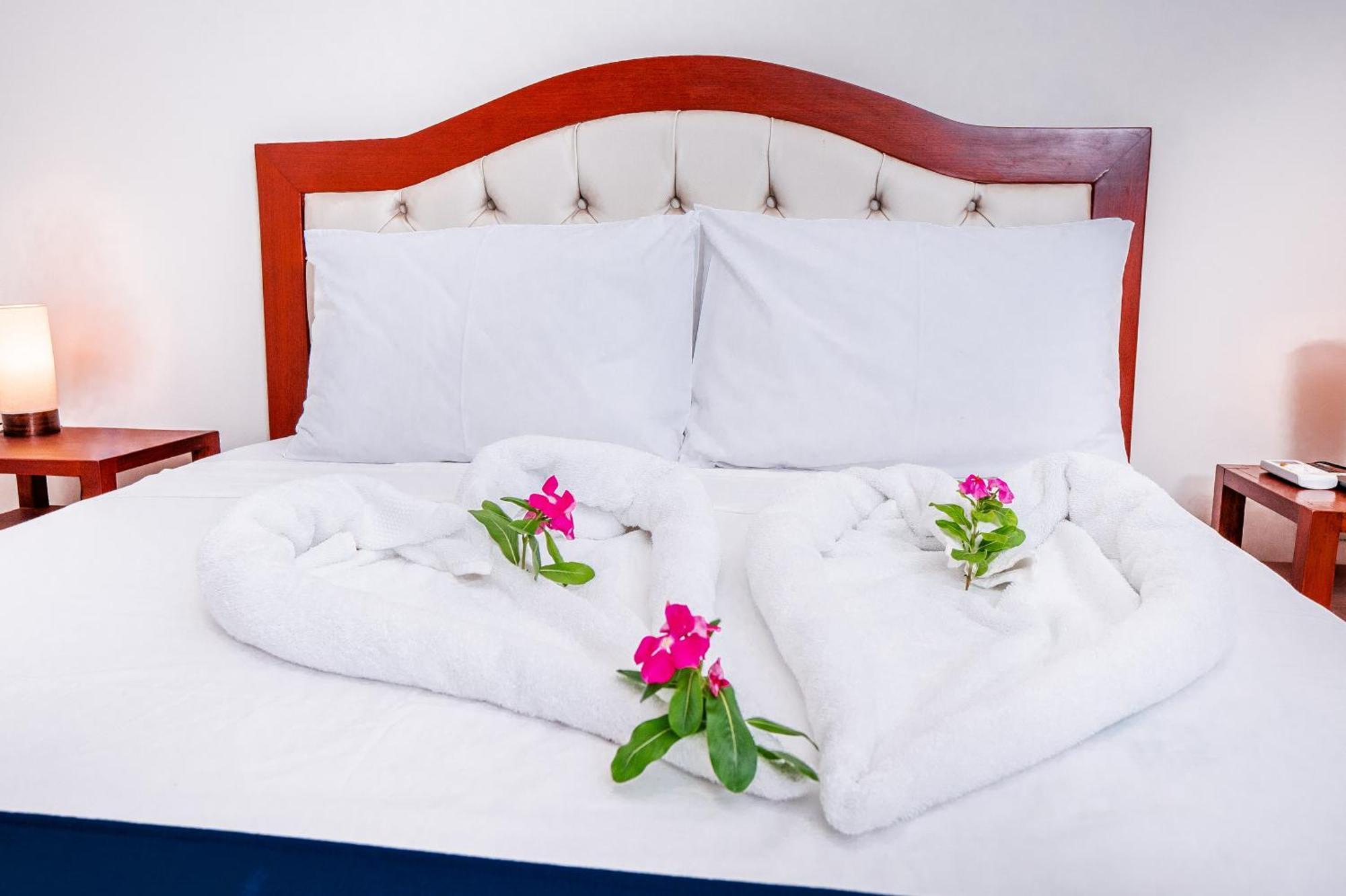 Laguna Azul Hotel & Suites Sauce ภายนอก รูปภาพ